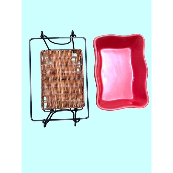 Temp-tations by Tara 8.5” x 5.5” Loaf Dish Wire Basket & Hot Plate - Picture 6 of 8